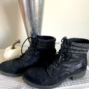 Cute black ankle boots, very good condition